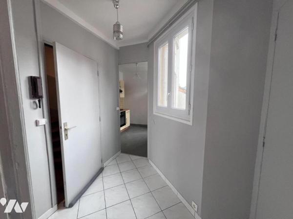 SECTEUR BOULINGRIN Dans un immeuble ancien, un appartement de deux pièces