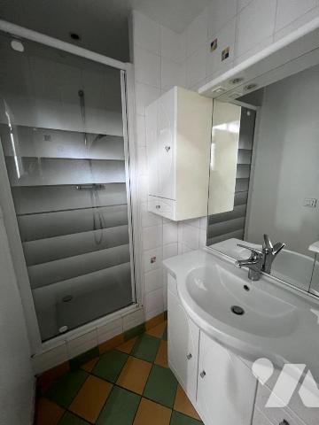 SECTEUR BOULINGRIN Dans un immeuble ancien, un appartement de deux pièces