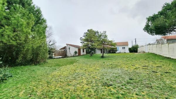 À Meschers, une maison à réinventer - terrain près de 1 000 m²