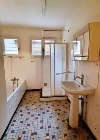 À Meschers, une maison à réinventer - terrain près de 1 000 m²