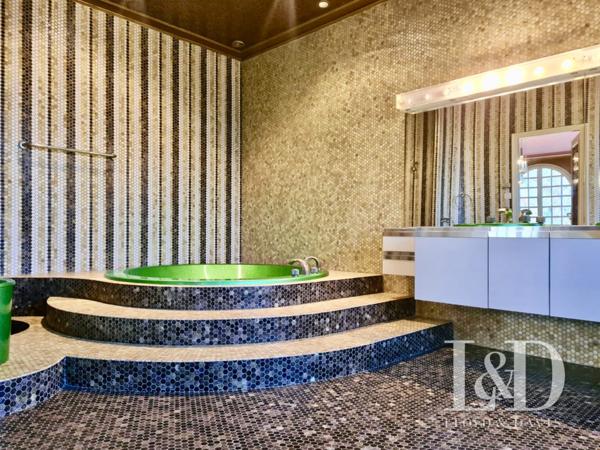 Propriété familiale en Ardèche, 470 m2, matériaux nobles, divible en 2 logements