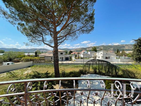 Propriété familiale en Ardèche, 470 m2, matériaux nobles, divible en 2 logements