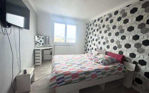 Appartement à vendre    4 pièces • 90 m2 Saint-Renan