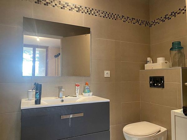 En eXclusivité / Appartement - bas de villa -T2 - jardin - terrasse / Quartier des Routes