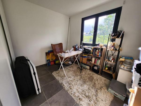 À louer : Maison contemporaine avec piscine à Petit-Bourg – 2 200 €