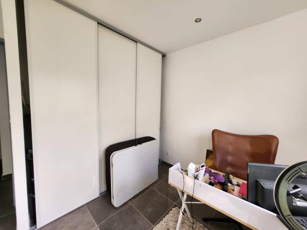 À louer : Maison contemporaine avec piscine à Petit-Bourg – 2 200 €