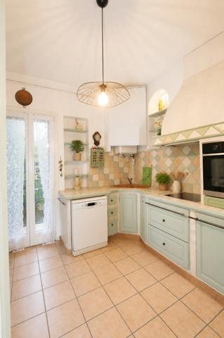 LA SEYNE SUR MER (83) - 1 MAISON DE 2 APPARTEMENTS - 190M² - 1,5KM DU PORT - 3KM DES SABLETTES