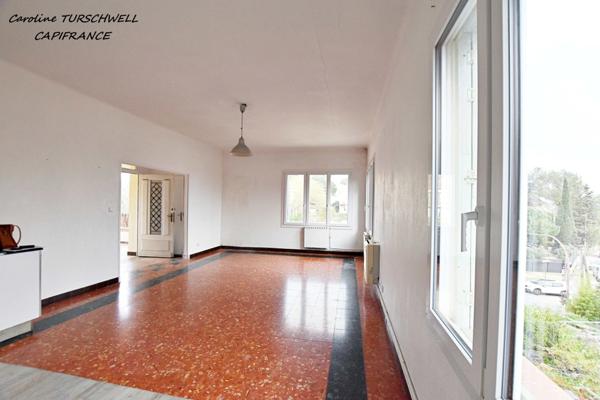 LA SEYNE SUR MER (83) - 1 MAISON DE 2 APPARTEMENTS - 190M² - 1,5KM DU PORT - 3KM DES SABLETTES