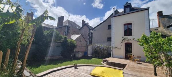 LA GUERCHE DE BGNE - Plein-Centre : Maison pierres rénovée avec terrain