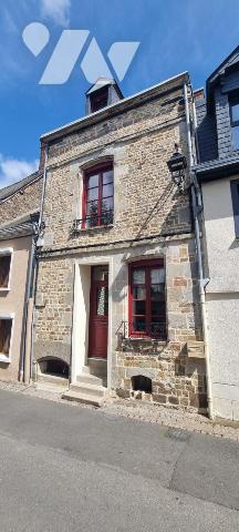 LA GUERCHE DE BGNE - Plein-Centre : Maison pierres rénovée avec terrain