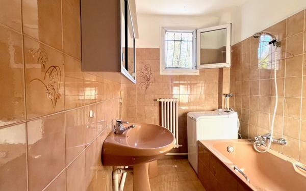 Appartement à vendre    3 pièces • 56 m2 Marseille 9