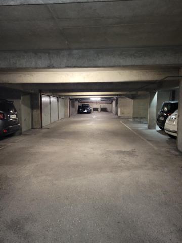 Parking au 96 rue de la fontaine au roi