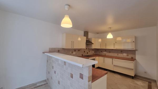 Golfe Juan (06220) GOLFE JUAN BAS DE MAISON AVEC JARDIN ET STATIONNEMENTS