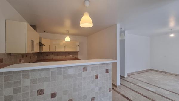 Golfe Juan (06220) GOLFE JUAN BAS DE MAISON AVEC JARDIN ET STATIONNEMENTS