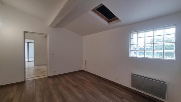 Golfe Juan (06220) GOLFE JUAN BAS DE MAISON AVEC JARDIN ET STATIONNEMENTS