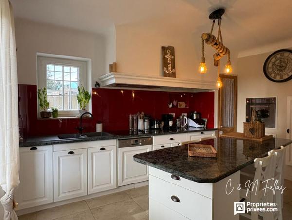 Mas rénové - Camaret Sur Aigues - 6 pièces - 205 m2