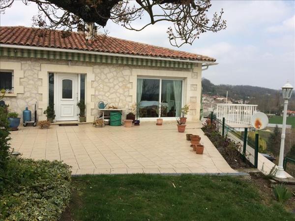 Maison à vendre |  Aubeterre-sur-Dronne |  5 pièces | 147 m²