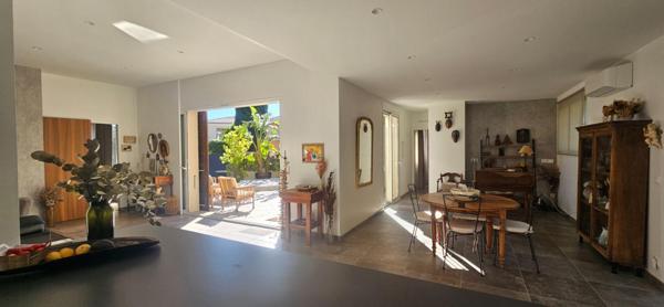 VILLA -SANARY SUR MER - PORTISSOL -195 m2