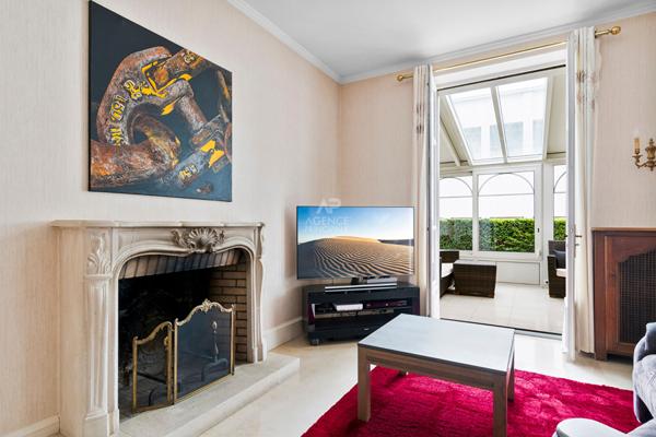 Maison Saint Germain En Laye 6 pièce(s) 161 m2 €1 575 000 ** - Référence 18134
