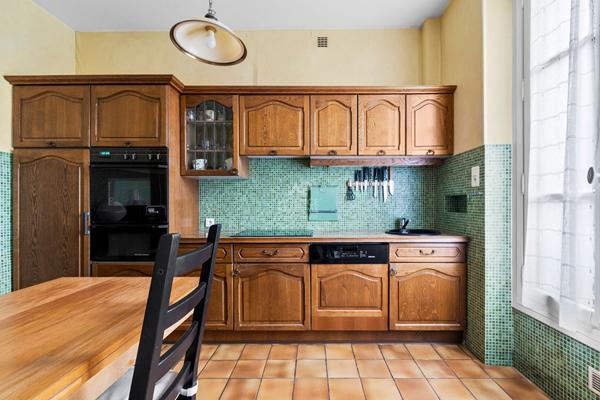Maison Saint Germain En Laye 6 pièce(s) 161 m2 €1 575 000 ** - Référence 18134