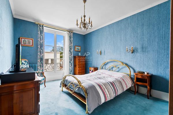 Maison Saint Germain En Laye 6 pièce(s) 161 m2 €1 575 000 ** - Référence 18134