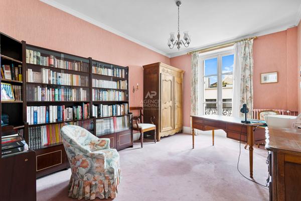 Maison Saint Germain En Laye 6 pièce(s) 161 m2 €1 575 000 ** - Référence 18134
