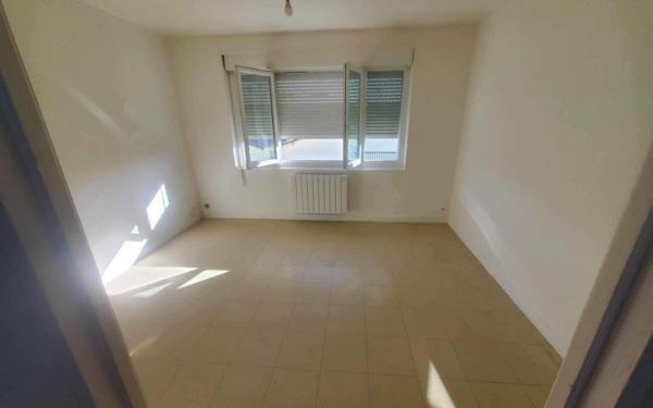 Immeuble à vendre    11 pièces • 181,92 m2 Vic-sur-Aisne