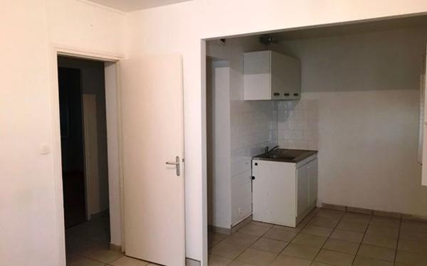 Immeuble à vendre    11 pièces • 181,92 m2 Vic-sur-Aisne