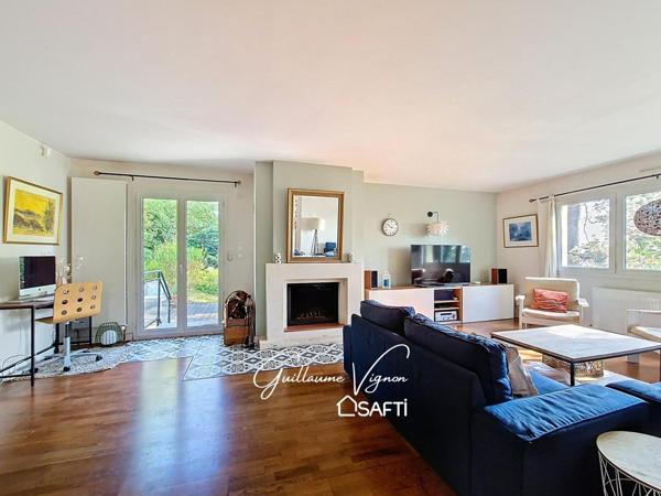 Maison avec vue, proche du centre bourg