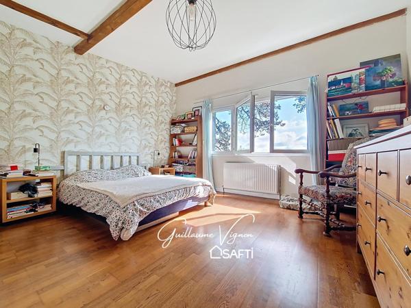 Maison avec vue, proche du centre bourg