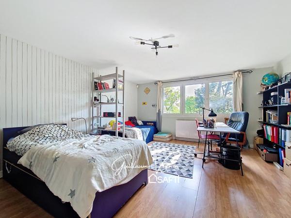 Maison avec vue, proche du centre bourg