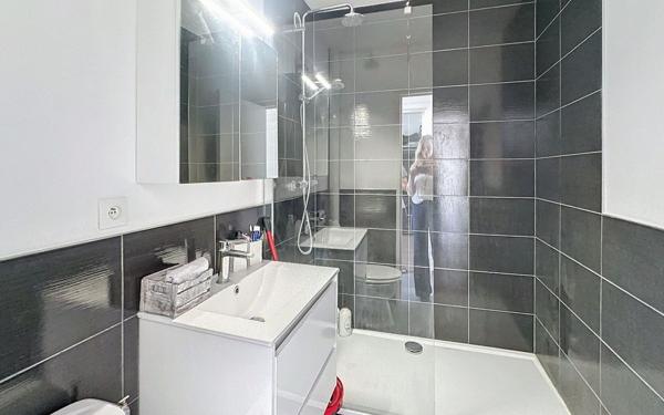 Appartement à vendre    2 pièces • 43,36 m2 Antibes