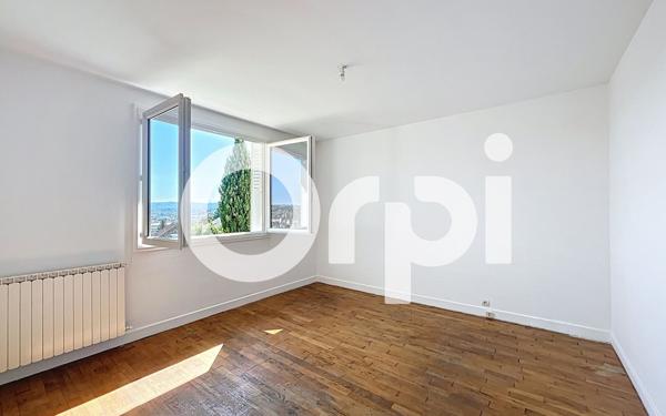 Maison à louer    3 pièces •  Brive-la-Gaillarde