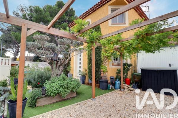 Maison à vendre 5 pièces 90 m² Saint-Mitre-les-Remparts