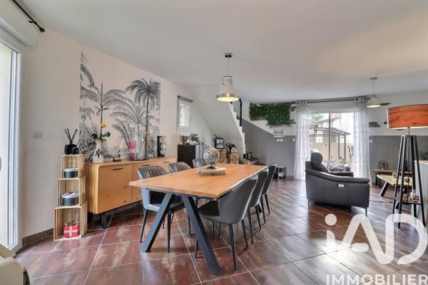 Maison à vendre 5 pièces 90 m² Saint-Mitre-les-Remparts