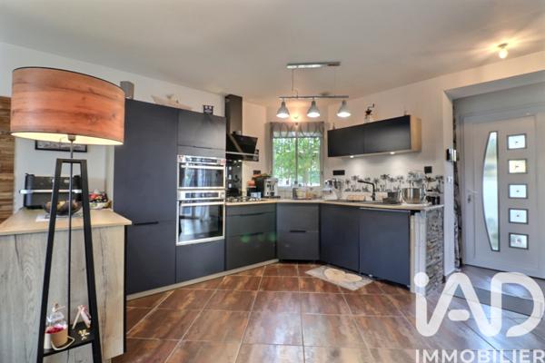 Maison à vendre 5 pièces 90 m² Saint-Mitre-les-Remparts