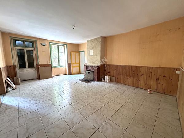 LONGERE 3 CHAMBRES AVEC TRAVAUX PROCHE COMMODITES SUR LA COMMUNE DE CHABRIS (INDRE 36)