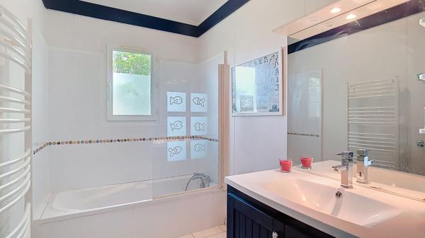 A vendre Maison a NÉrac 5 pièce(s) 145m² 4 chambres avec jardin 2700m²