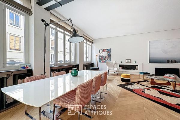 Duplex dernier étage esprit loft rénové par architecte proche Place des Victoires