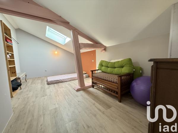 Maison 6 pièces de 156 m² à Lencloître (86140)