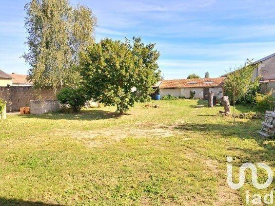Maison 6 pièces de 156 m² à Lencloître (86140)
