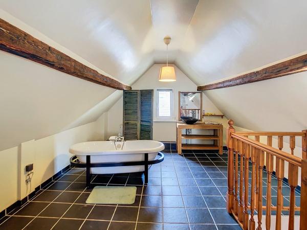 MAISON DE VILLE SITUEE EN IMPASSE