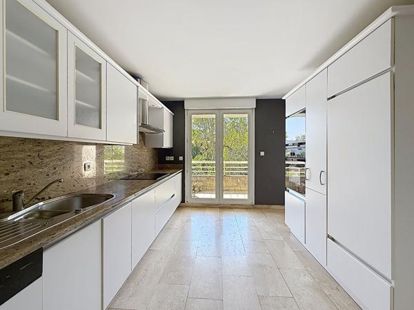 A vendre appartement 5 pièces - Strasbourg - Robertsau Strasbourg A vendre appartement 5 pièces - Strasbourg - Robertsau Strasbourg