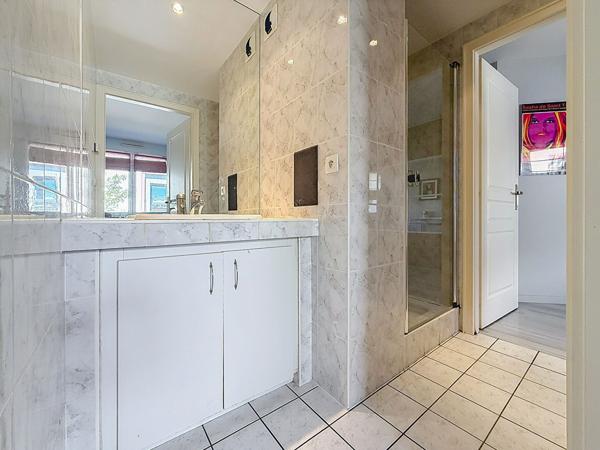A vendre appartement 5 pièces - Strasbourg - Robertsau Strasbourg A vendre appartement 5 pièces - Strasbourg - Robertsau Strasbourg