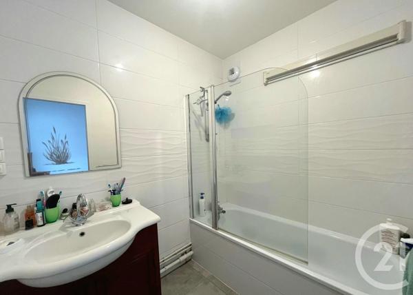 Appartement T2 à vendre  2 pièces - 50 m 2   VILLEURBANNE  - 69
