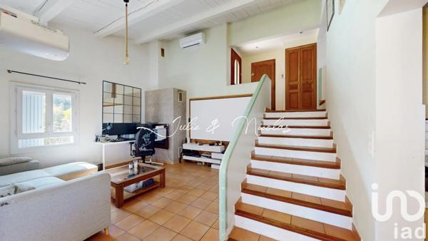 Maison 6 pièces de 160 m² à Lauris (84360)