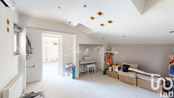 Maison 6 pièces de 160 m² à Lauris (84360)