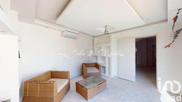 Maison 6 pièces de 160 m² à Lauris (84360)