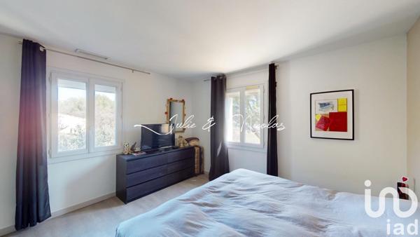 Maison 6 pièces de 160 m² à Lauris (84360)