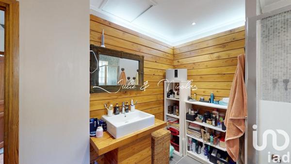 Maison 6 pièces de 160 m² à Lauris (84360)